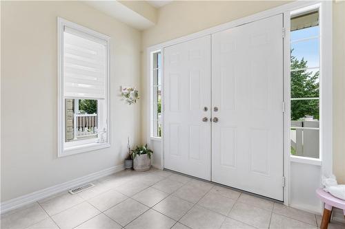 Foyer - 4456 Saw Mill Drive, Niagara Falls, ON - Indoor Photo Showing Other Room