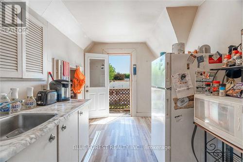 42 Terrace Street, London, ON - Indoor Photo Showing Kitchen