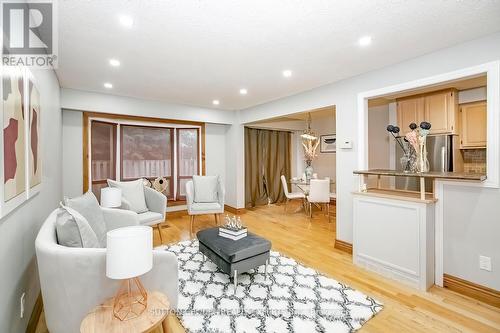 180 - 180 Baronwood Court, Brampton (Brampton North), ON - Indoor Photo Showing Living Room