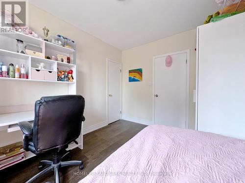 1553 Ogden Avenue, Mississauga, ON - Indoor Photo Showing Bedroom