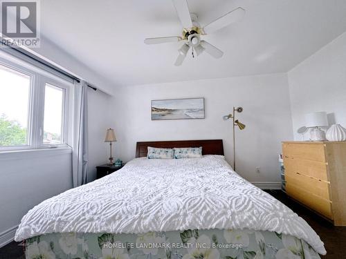 1553 Ogden Avenue, Mississauga, ON - Indoor Photo Showing Bedroom