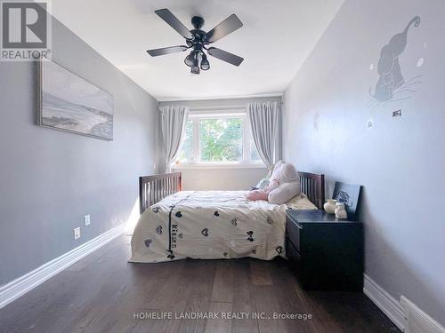 1553 Ogden Avenue, Mississauga, ON - Indoor Photo Showing Bedroom