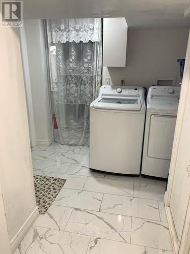 1553 Ogden Avenue, Mississauga, ON - Indoor Photo Showing Laundry Room