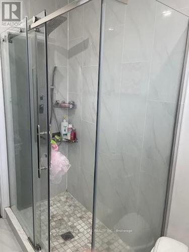 1553 Ogden Avenue, Mississauga, ON - Indoor Photo Showing Bathroom