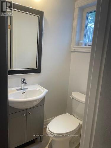 1553 Ogden Avenue, Mississauga, ON - Indoor Photo Showing Bathroom