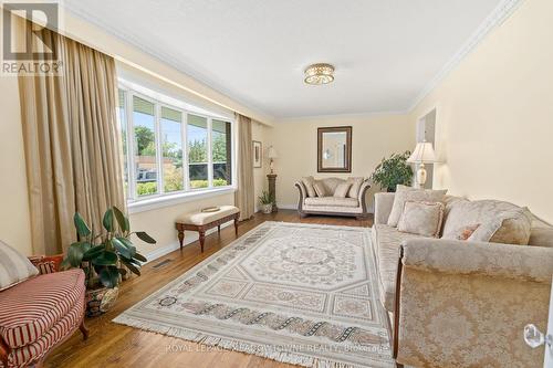 25 Millwood Road, Erin, ON - Indoor Photo Showing Living Room