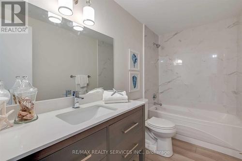 56 - 1250 Jalna Boulevard, London, ON - Indoor Photo Showing Bathroom