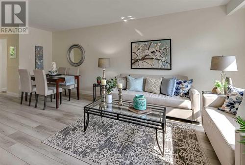 56 - 1250 Jalna Boulevard, London, ON - Indoor Photo Showing Living Room