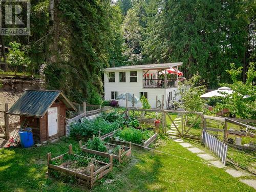 1766 Riondel  N Road, Riondel, BC - Outdoor