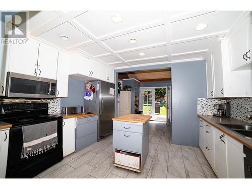 1766 Riondel  N Road, Riondel, BC - Indoor Photo Showing Kitchen With Double Sink