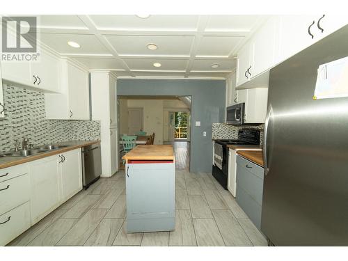 1766 Riondel  N Road, Riondel, BC - Indoor Photo Showing Kitchen With Double Sink