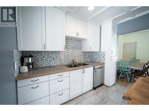 1766 Riondel  N Road, Riondel, BC - Indoor Photo Showing Kitchen With Double Sink