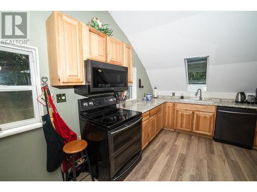 1766 Riondel  N Road, Riondel, BC - Indoor Photo Showing Kitchen