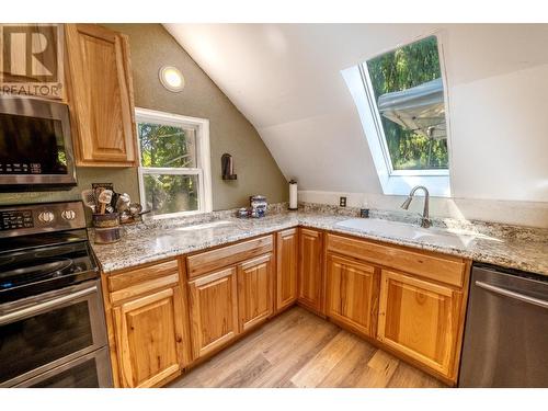 1766 Riondel  N Road, Riondel, BC - Indoor Photo Showing Kitchen