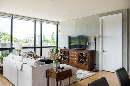 101 Locke Street S|Unit #304, Hamilton, ON - Indoor Photo Showing Living Room