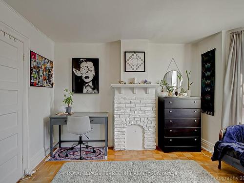 10 Burnfield Ave, Toronto, ON - Indoor Photo Showing Bedroom