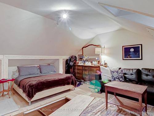 10 Burnfield Ave, Toronto, ON - Indoor Photo Showing Bedroom