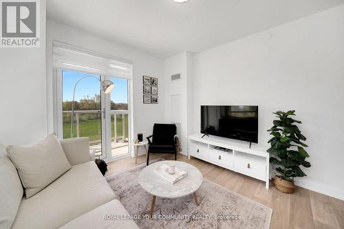 314 - 251 Manitoba Street, Toronto (Mimico), ON - Indoor Photo Showing Living Room