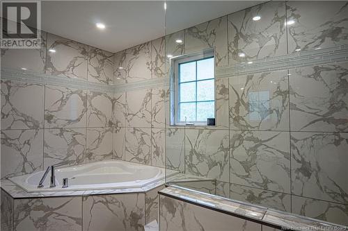 3367 Woodstock Road, Fredericton, NB - Indoor Photo Showing Bathroom