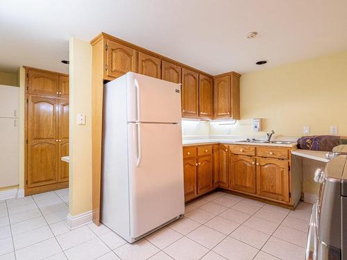 Laundry room - 1845 Rue De Toulouse, Sherbrooke (Les Nations), QC - Indoor Photo Showing Kitchen With Double Sink