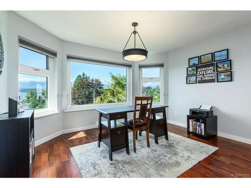 304-1902 Comox Ave, Comox, BC - Indoor Photo Showing Dining Room