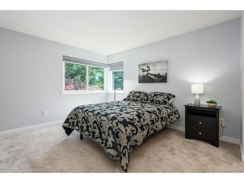 304-1902 Comox Ave, Comox, BC - Indoor Photo Showing Bedroom