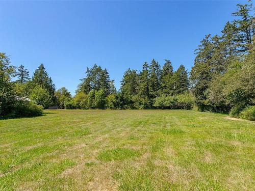 11175 Heather Rd, North Saanich, BC 