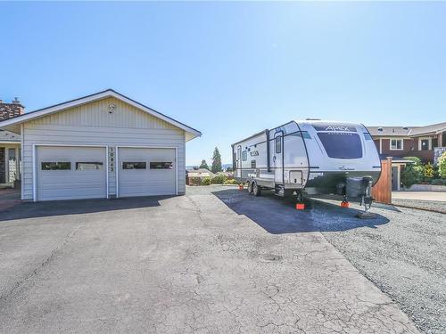 10863 Willcox Rd, Ladysmith, BC 