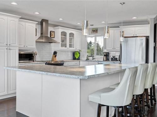 210-2740 Island Hwy South, Campbell River, BC - Indoor Photo Showing Kitchen With Upgraded Kitchen