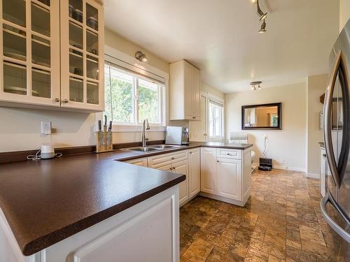 1937 Cardinal Drive, Kamloops, BC - Indoor Photo Showing Kitchen With Double Sink