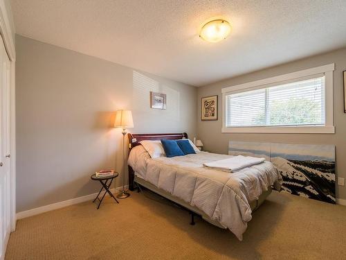 1937 Cardinal Drive, Kamloops, BC - Indoor Photo Showing Bedroom