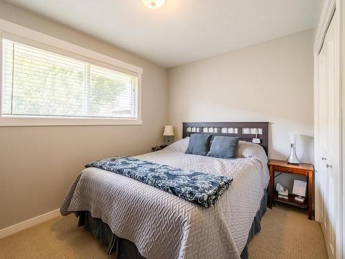 1937 Cardinal Drive, Kamloops, BC - Indoor Photo Showing Bedroom