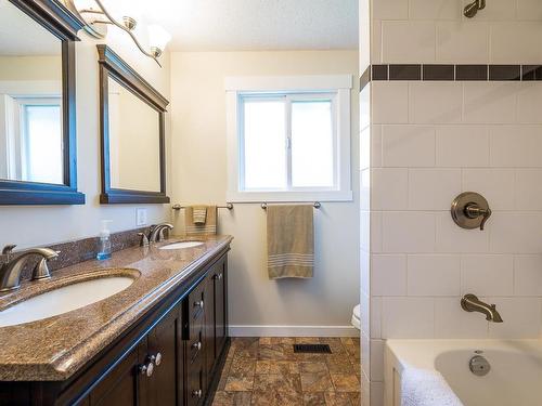 1937 Cardinal Drive, Kamloops, BC - Indoor Photo Showing Bathroom