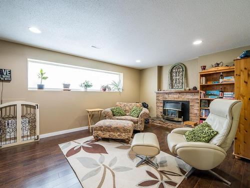 1937 Cardinal Drive, Kamloops, BC - Indoor With Fireplace