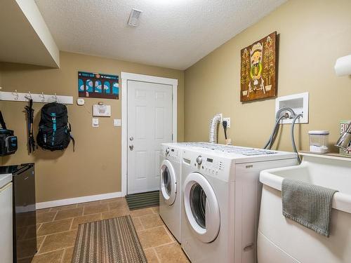 1937 Cardinal Drive, Kamloops, BC - Indoor Photo Showing Laundry Room