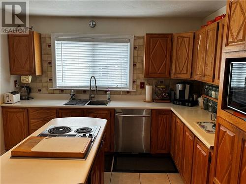 136 Hwy 129 Highway, Chapleau, ON - Indoor Photo Showing Kitchen