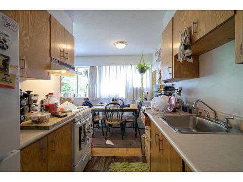 33941 Essendene Avenue, Abbotsford, BC - Indoor Photo Showing Kitchen