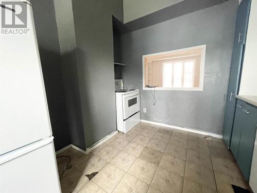 85 Monk St, Chapleau, ON - Indoor Photo Showing Kitchen