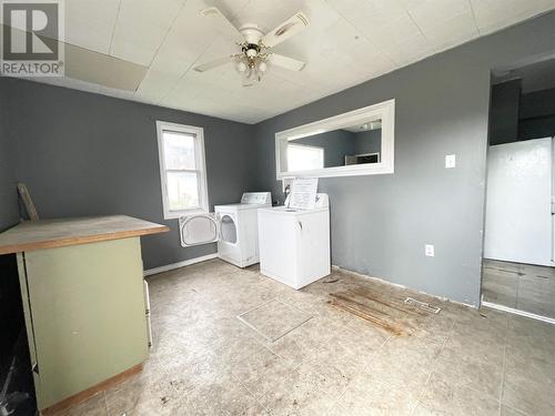 85 Monk St, Chapleau, ON - Indoor Photo Showing Laundry Room