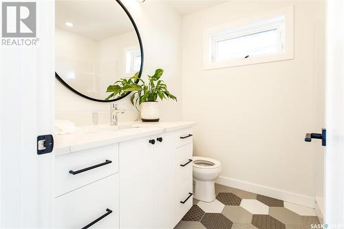 555 Fast Way, Saskatoon, SK - Indoor Photo Showing Bathroom