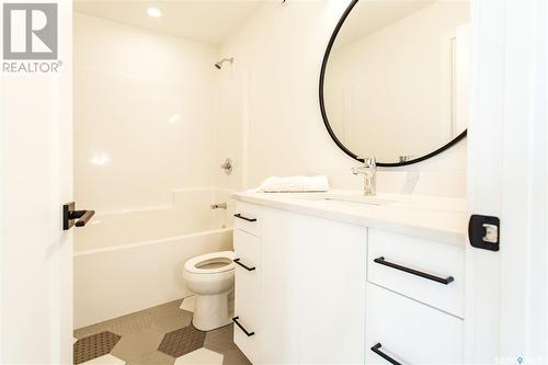 555 Fast Way, Saskatoon, SK - Indoor Photo Showing Bathroom