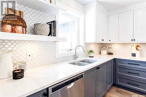 555 Fast Way, Saskatoon, SK - Indoor Photo Showing Kitchen With Double Sink With Upgraded Kitchen