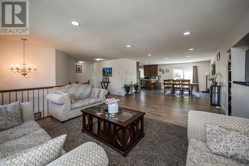 3003 Vista Ridge Drive, Prince George, BC - Indoor Photo Showing Living Room