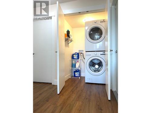 3003 Vista Ridge Drive, Prince George, BC - Indoor Photo Showing Laundry Room