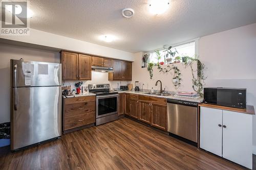 3003 Vista Ridge Drive, Prince George, BC - Indoor Photo Showing Kitchen With Double Sink