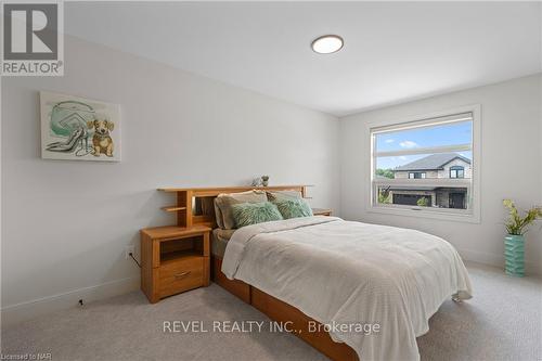 77 Kensington Street, Welland, ON - Indoor Photo Showing Bedroom