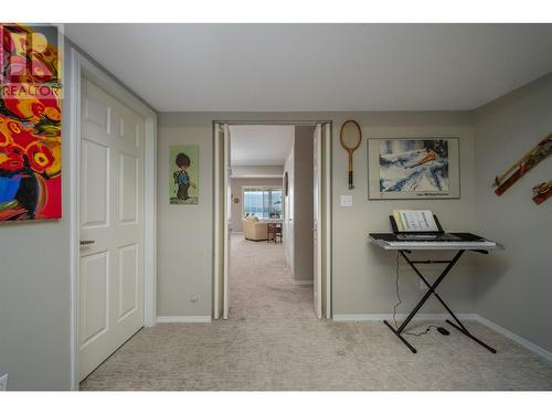 1290 Menu Road, West Kelowna, BC - Indoor Photo Showing Other Room