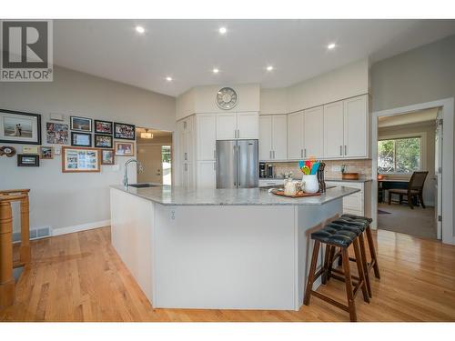 1290 Menu Road, West Kelowna, BC - Indoor Photo Showing Kitchen With Upgraded Kitchen