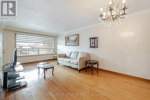 124 Firgrove Crescent, Toronto (Glenfield-Jane Heights), ON - Indoor Photo Showing Living Room