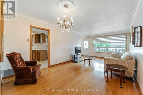 124 Firgrove Crescent, Toronto (Glenfield-Jane Heights), ON - Indoor Photo Showing Living Room